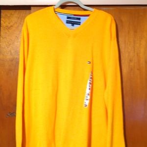 Tommy Hilfiger sweater